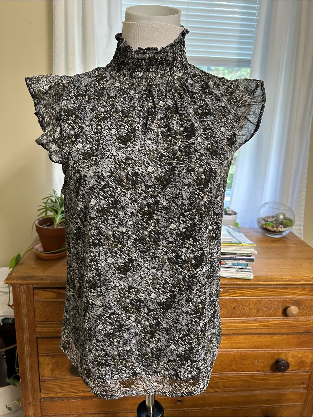 Banana Republic Women's Black & White Smocked Neck Flutter Sleeve Top